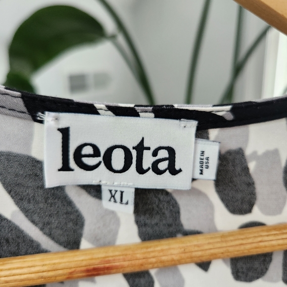 Leota Julie Leopard Print Jumpsuit, XL - Picture 7 of 9